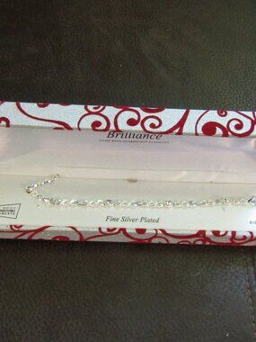 New in Box SWAROVSKI ELEMENTS & FINE SILVER PLATED 7.5" Bracelet